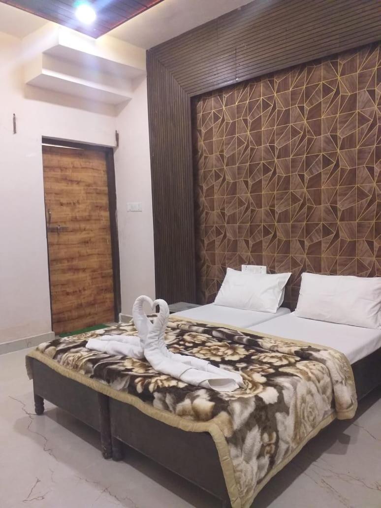 Radhe Krishna Villa Dhanwar Exterior photo